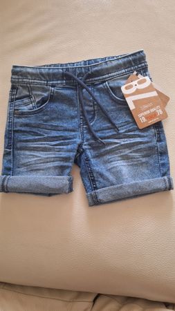 Short Jeans garçon 104 neuf avec étiquette