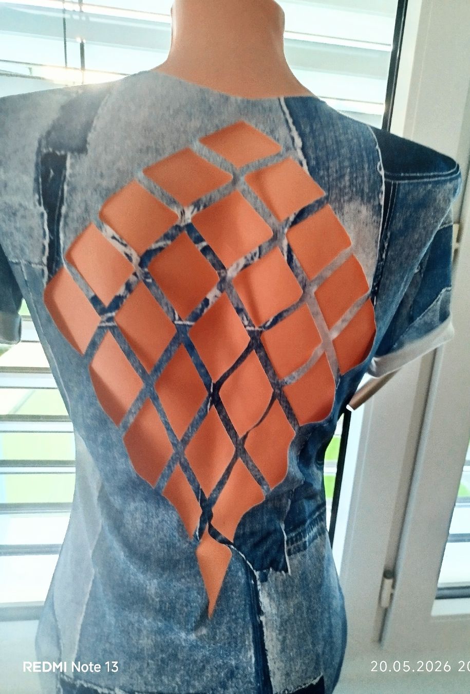 Kleider: Elastisches Kleid, Größe S – Neu und originalverpackt aus Wauwil von Sanczeza 2