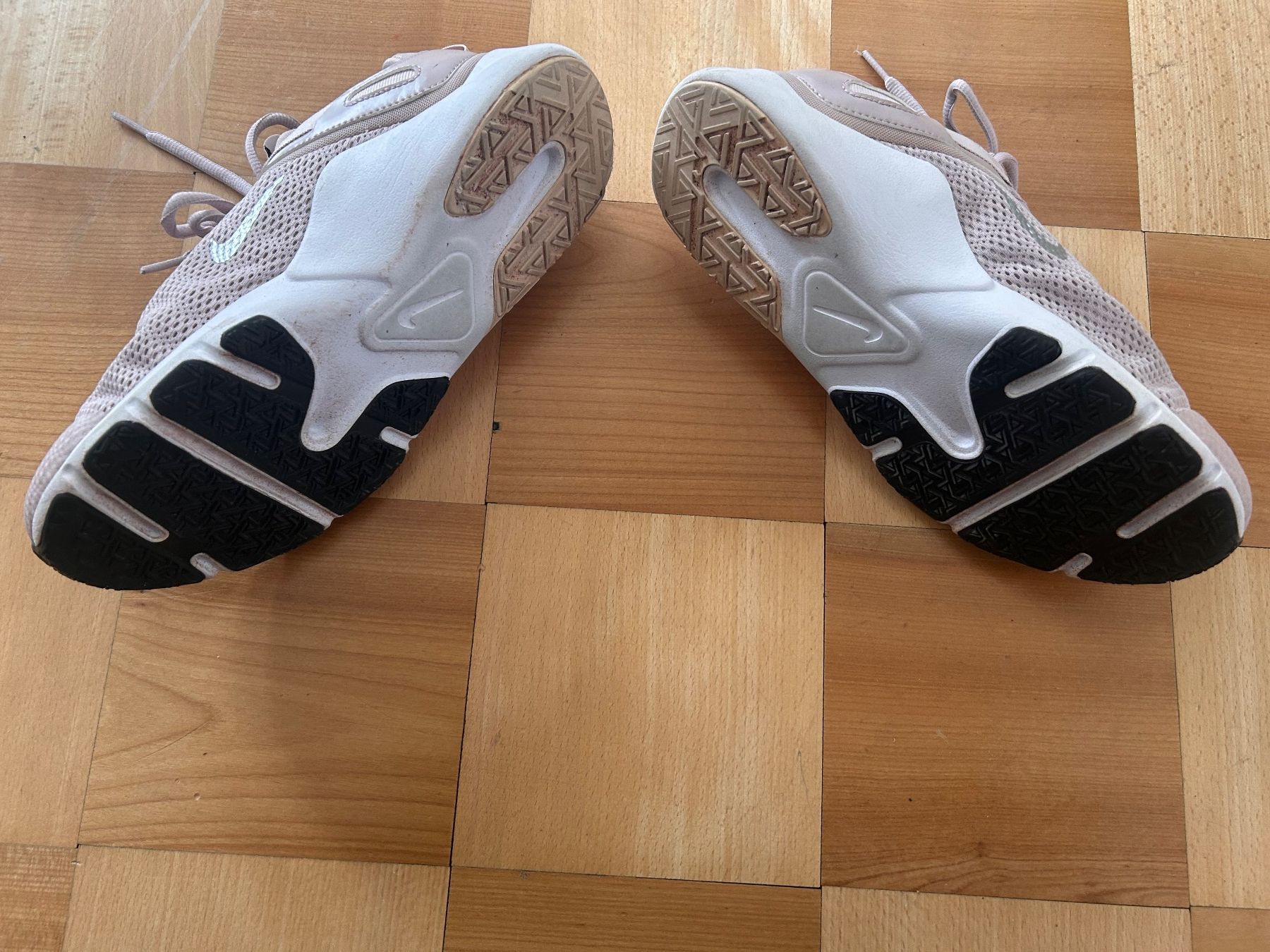 Nike Chaussures hommes: baskets de salle NIKE – D'occasion à La Chaux-de-fonds par _Felicita_ 1