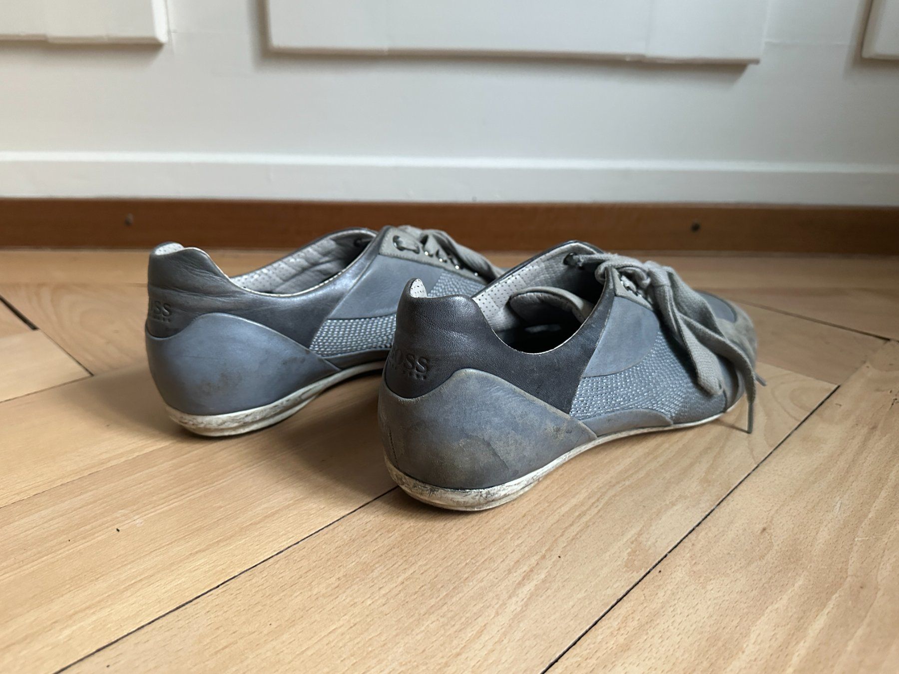 Hugo Boss Scarpe da uomo: HUGO BOSS - Leder Sneaker grau 43 – Usato da Zürich venduto da Diazaio 2