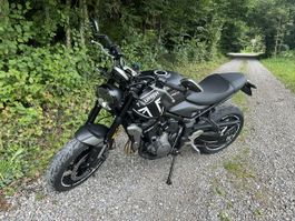 Triumph Trident 2022, Neuwertig