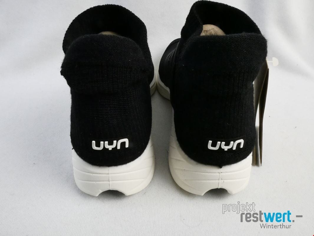 UYN Scarpe da donna: UYN X-CROSS TUNE, OPTICAL BLACK/BLACK, GR. 35 – Nuovo (secondo la descrizione) da Winterthur venduto da Restwert_Winterthur 7