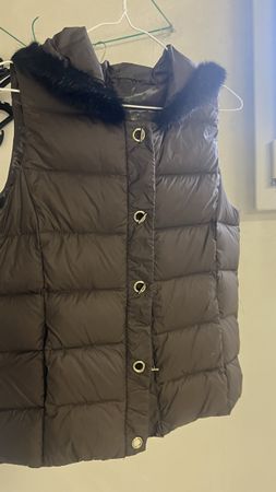 Daunengilet mit Kaputze