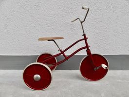altes rotes Dreirad mit Trittbrett von KEMP Swiss Made