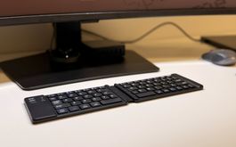 Kleine faltbare Bluetooth Tastatur für Unterwegs - Neuwertig