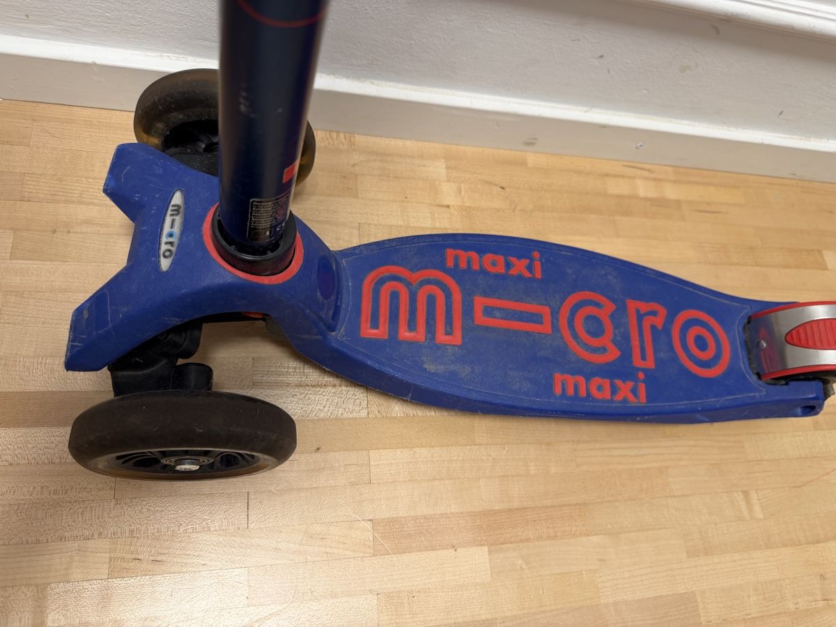 Micro Kickboard: Micro maxi scooter mit LED – D'occasion à Wädenswil par Magda_g 1