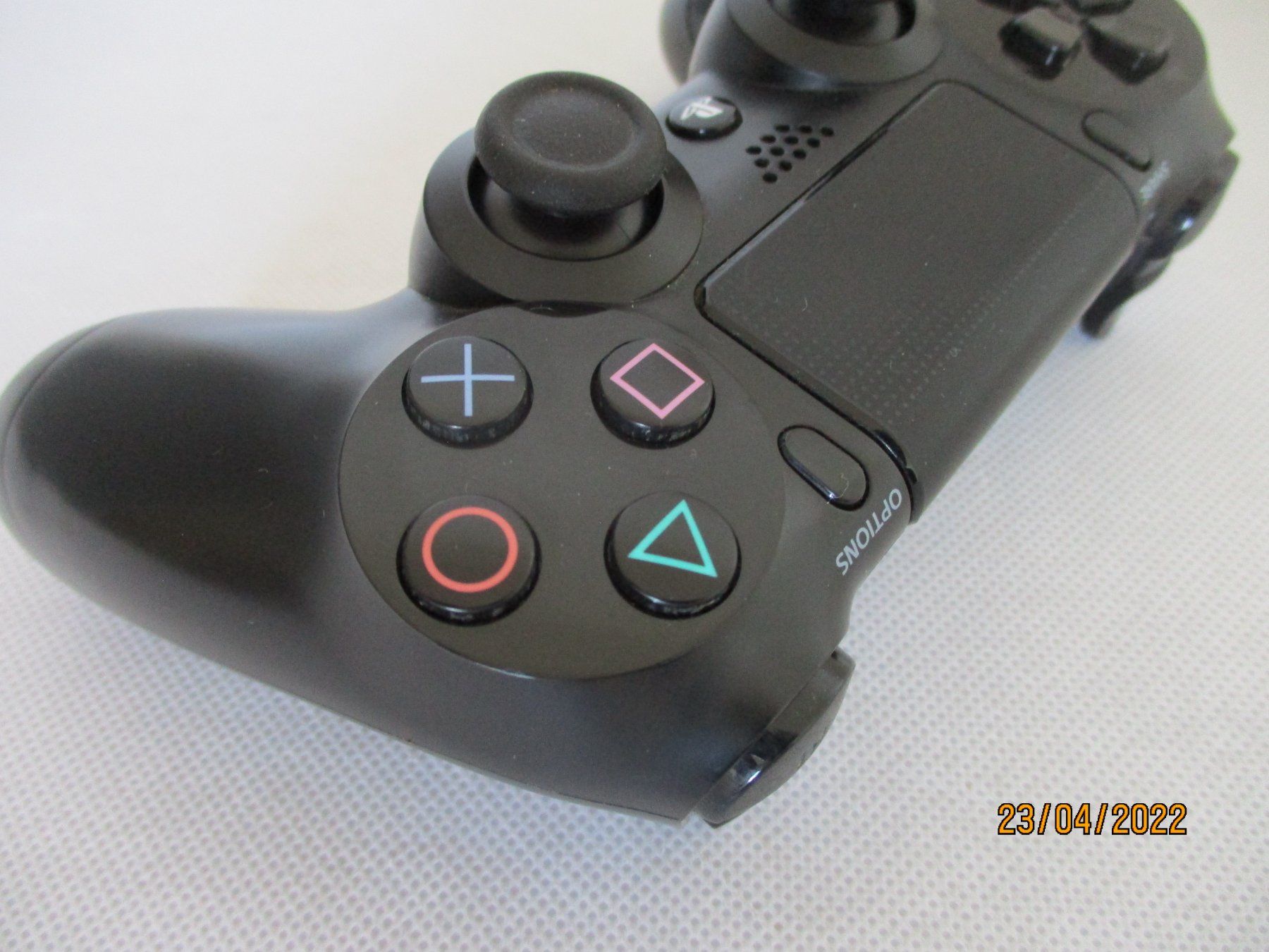 Controller: PS4 Controller inkl. Ladekabel – Usato da Liestal venduto da Disc-Point 5