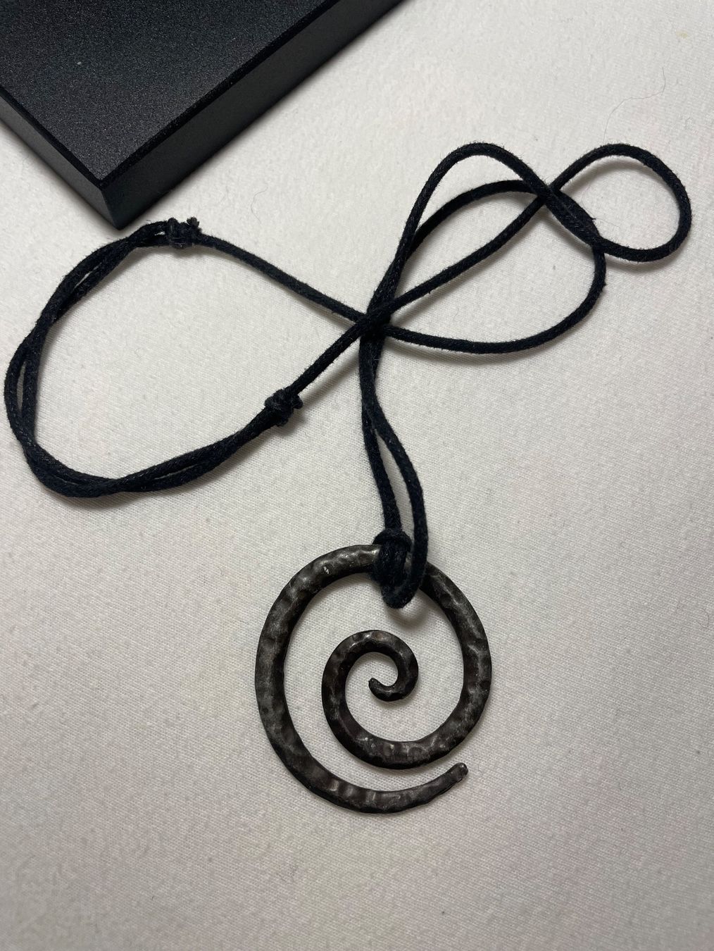 Catenine: Spirale Halskette Schmuck Anhänger – Usato da Rechthalten venduto da Sariespicher