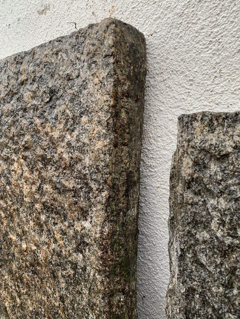 Bodenbeläge: 7 Stück Granit Platten Mauerabdeckplatten Natursteinplatten – Gebraucht aus Wallisellen von zappenduster 7