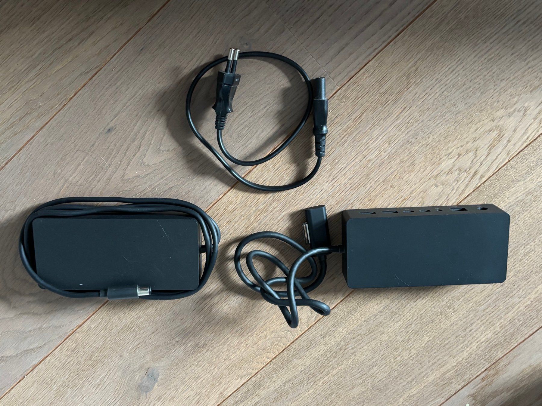 Microsoft Docking station: Microsoft Surface Dock - Mod 1661 mit OVP – Usato da Ipsach venduto da Goetrix 4