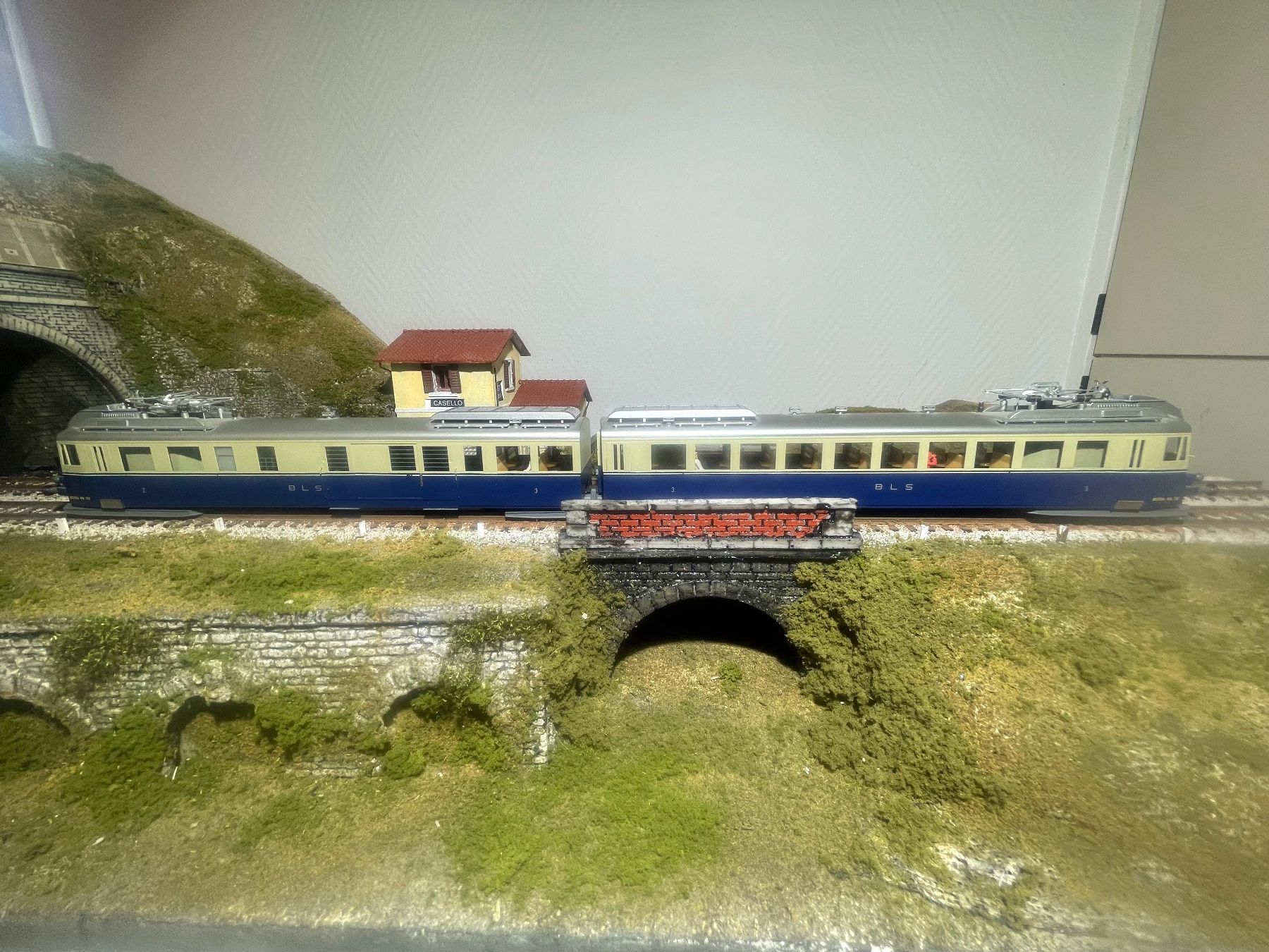 Metropolitan Modelleisenbahnen: Metropolitan BLS - BCFZe 4/6 – Gebraucht aus Hofstetten ZH von kroki66 3