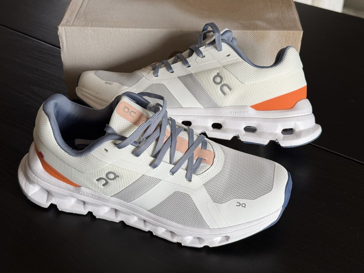 On Chaussures hommes: On Cloudrunner Undyed-White Flame Gr.43 – Neuf avec emballage d'origine à Wallbach par Nenex