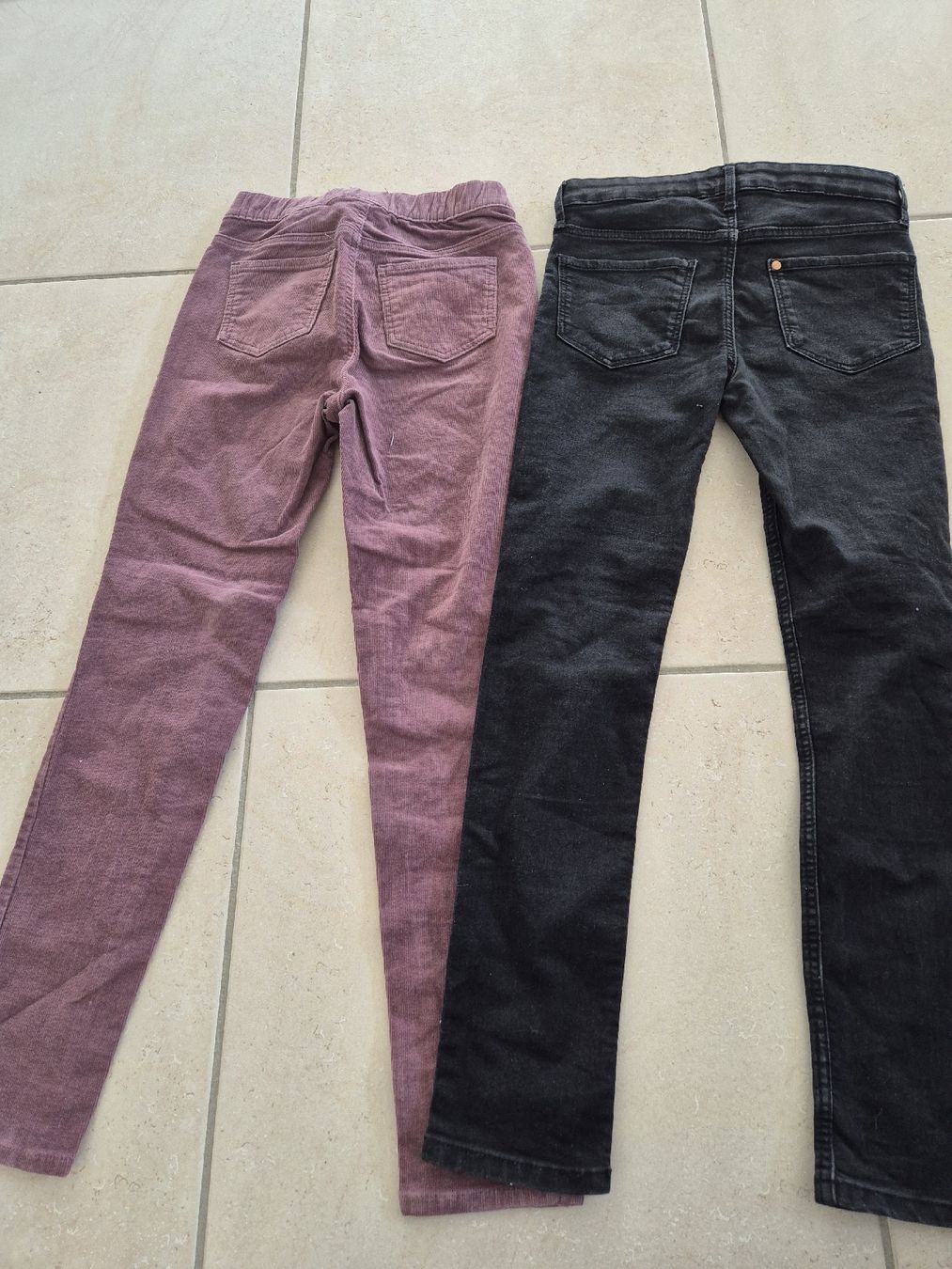 H&M Pantaloni: H&M Mädchen, 2 Hosen, Grösse 134, Pull on – Usato da Adliswil venduto da Stardust11 3