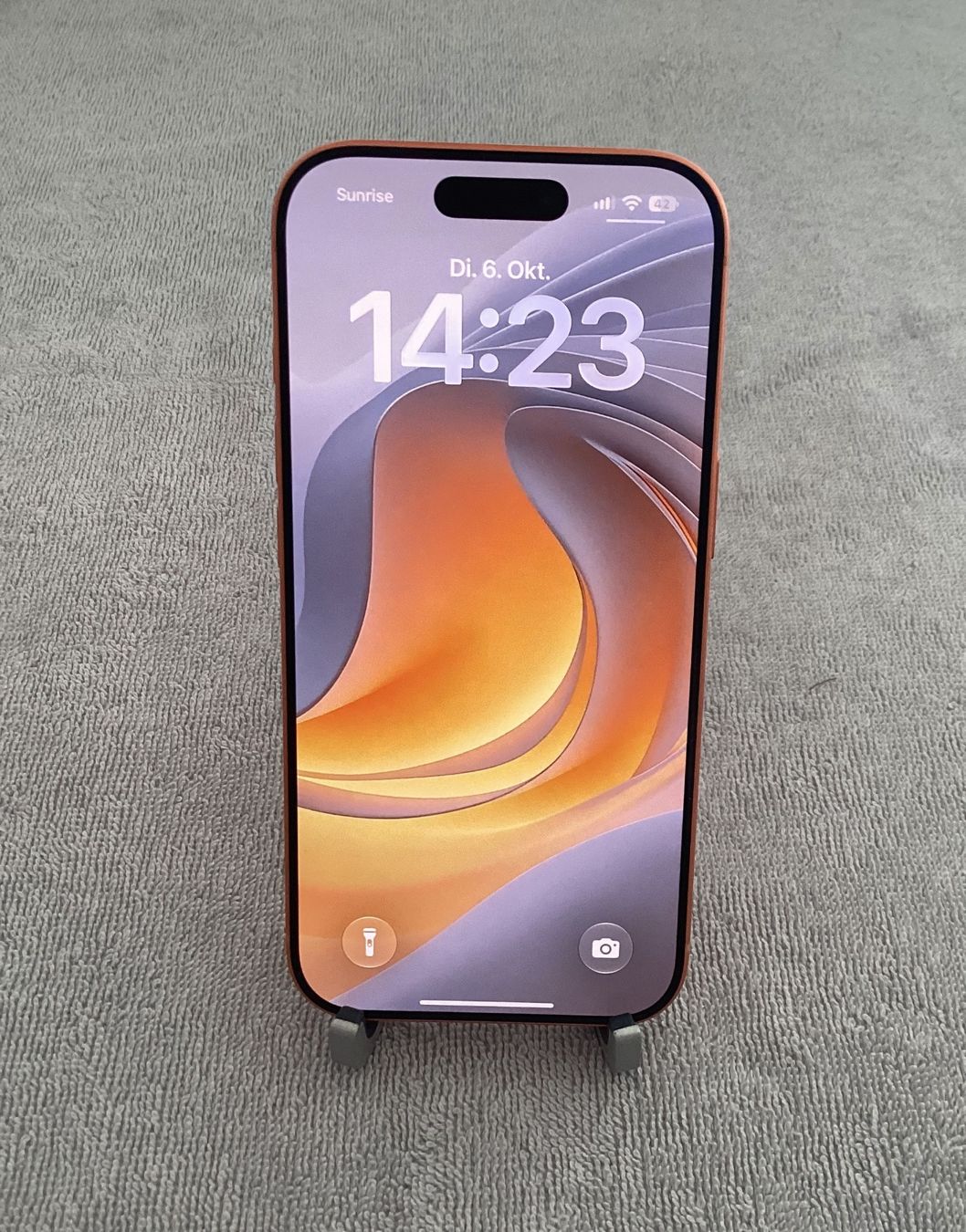 Apple Handys / Smartphones: Apple iPhone 17 Pro 256 GB, Comic orange, Case. noch neu – Neu (gemäss Beschreibung) aus Affoltern am Albis von Sspiridon 2