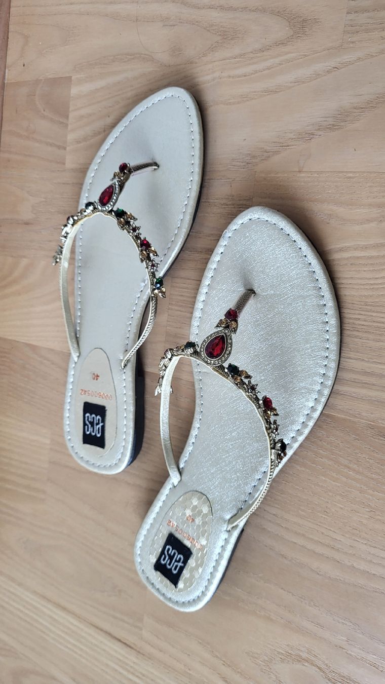 Scarpe da donna: Sandalen, Zehetrenner, FlipFlop Gr.38-39 – Nuovo e nell'imballaggio originale da Muttenz venduto da Igma 2