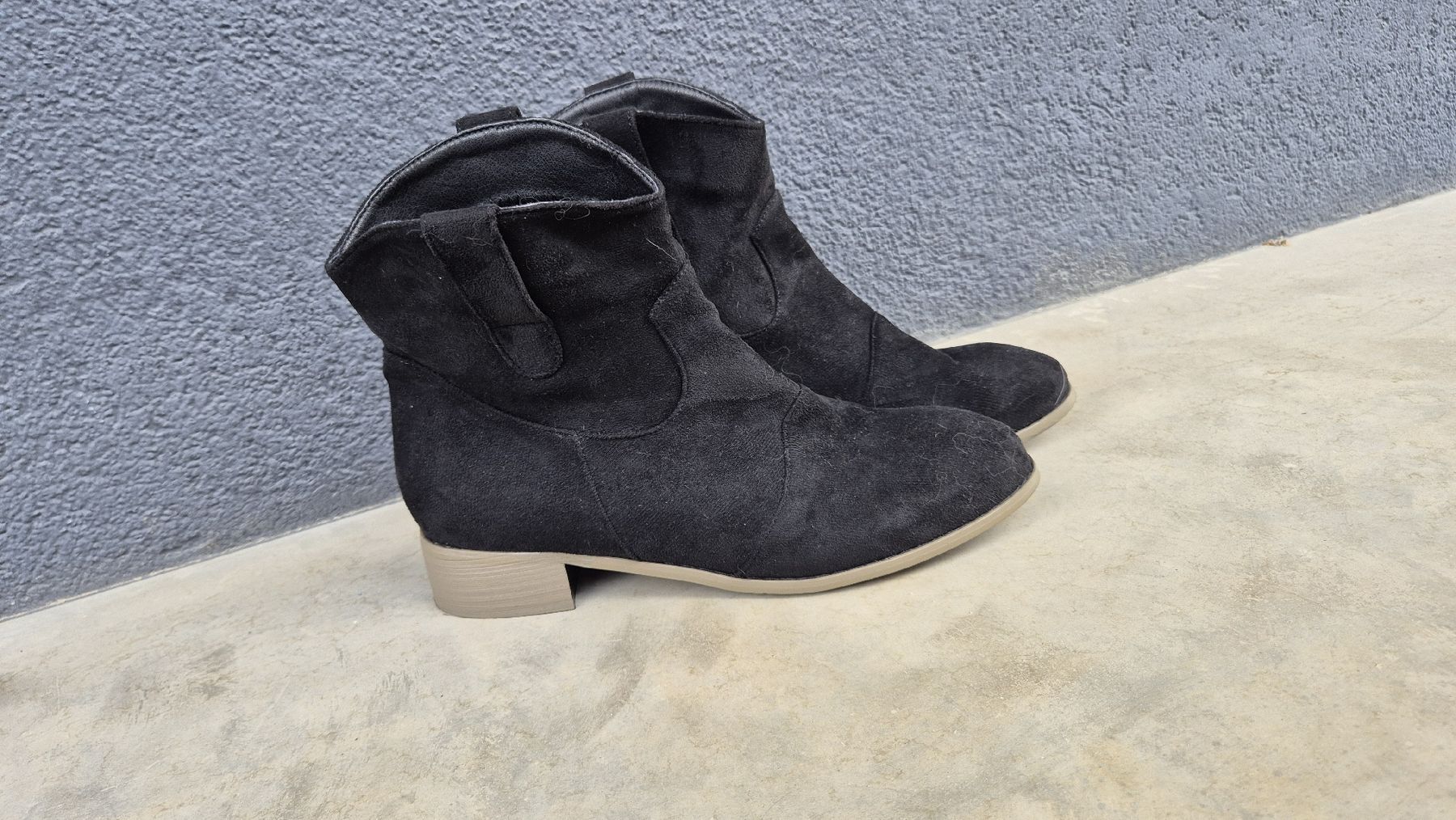 Chaussures femmes: Cowboystiefelette – Neuf (Voir description) à Bitsch par Leetschii