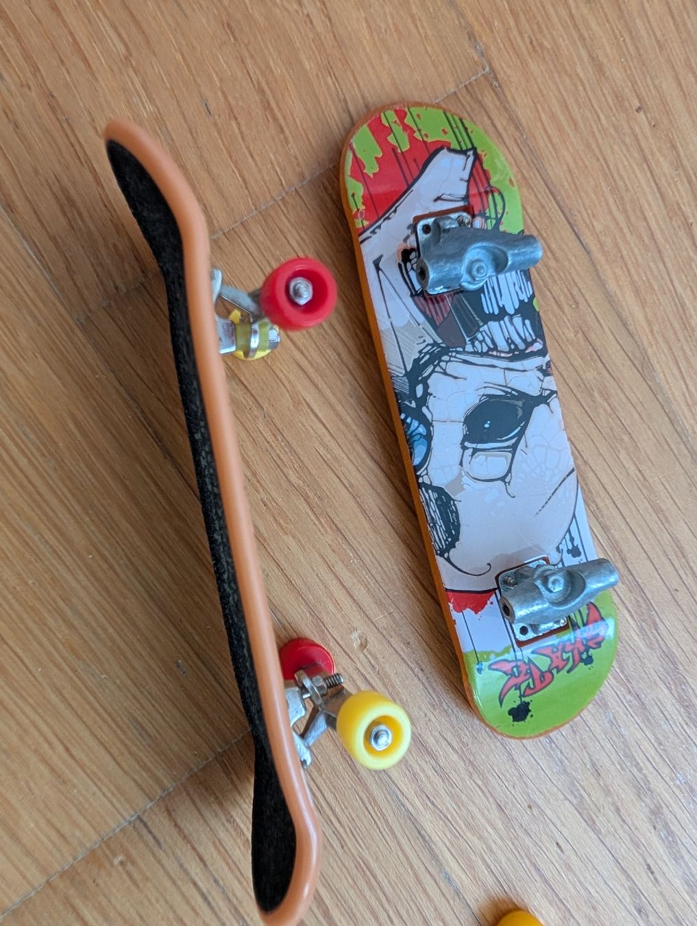 Giocattoli: Fingerboard Set mit Rampe & Scooter – Usato da Wädenswil venduto da HummerZH 3