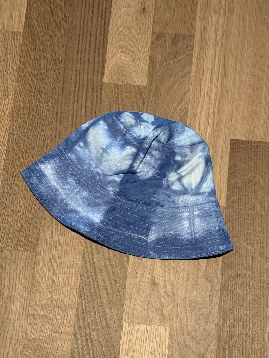 Chapeaux, bonnets & casquettes: Bucket hat blue tie dye – D'occasion à Spreitenbach par 94l_9shv 1