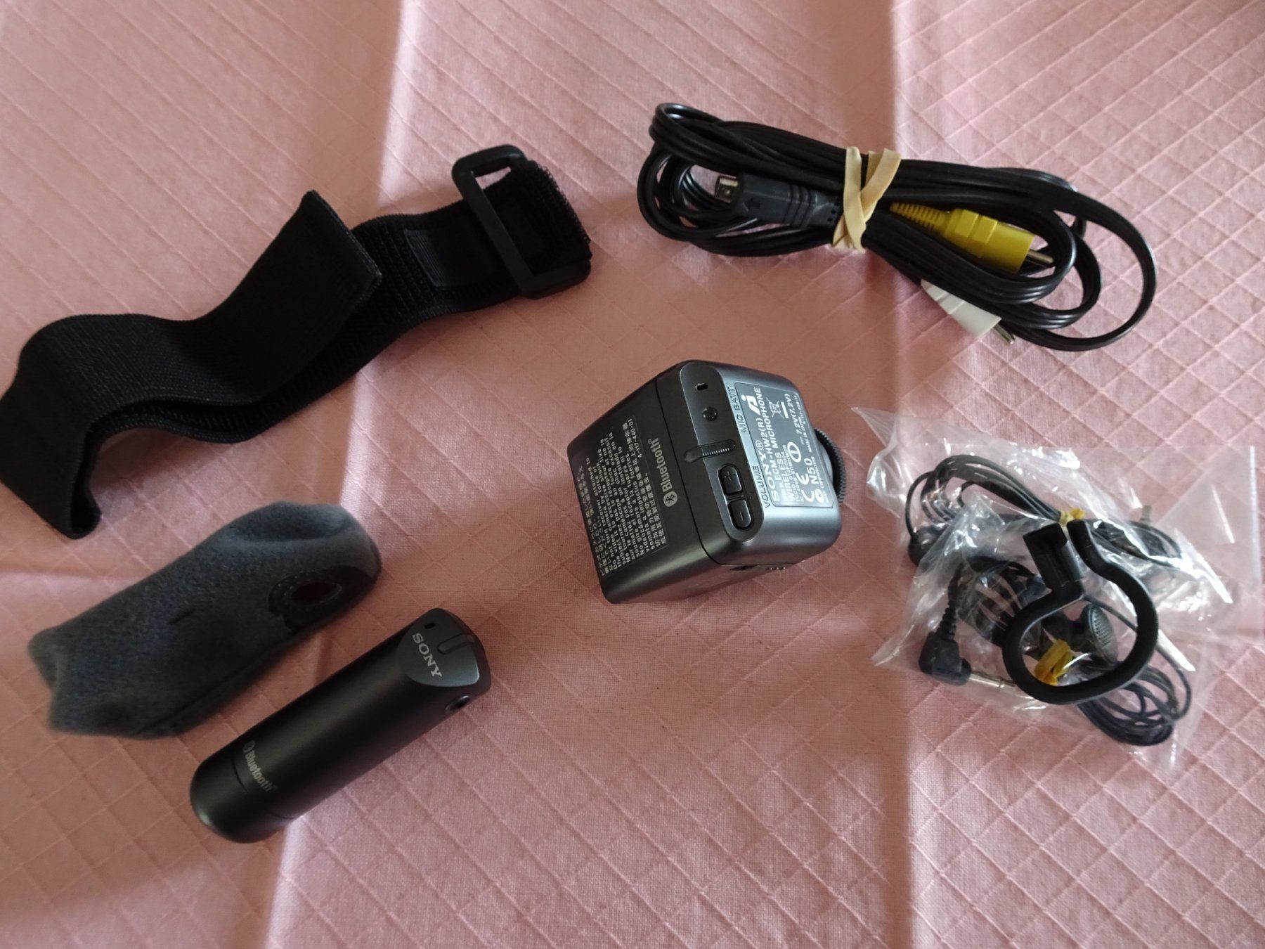 Sony Microphones: Sony Wireless Mikrofon – D'occasion à Oberwangen b. Bern par est_d8gf