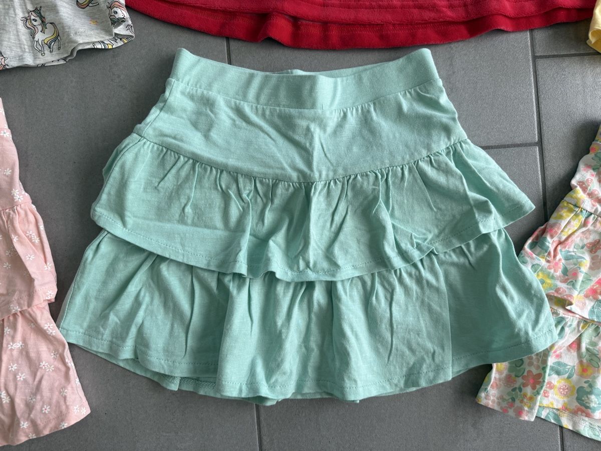 C&A Lotti & Set di vestiti: 6x Röckli in der Grösse 128 – Usato da Mägenwil venduto da Bienchen8 3