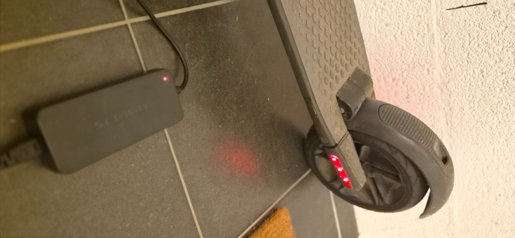 Segway Kickboard: Segway Ninebot Kickscooter ES2L – Usato da Cornaux NE venduto da Sherekan85 4
