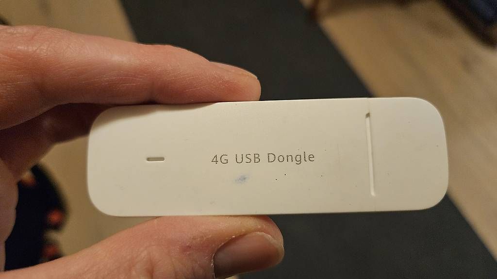 Chiavette USB: 4G USB Dongle – Usato da Bronschhofen venduto da Kilian84