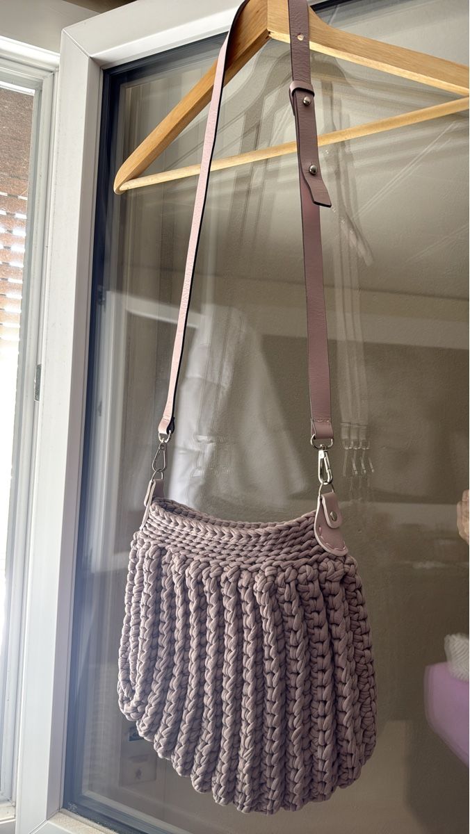 Borse: Handmade Chunky Knit Tote Bag - Perfect Accessory – Nuovo (secondo la descrizione) da Neirivue venduto da naz_z28w