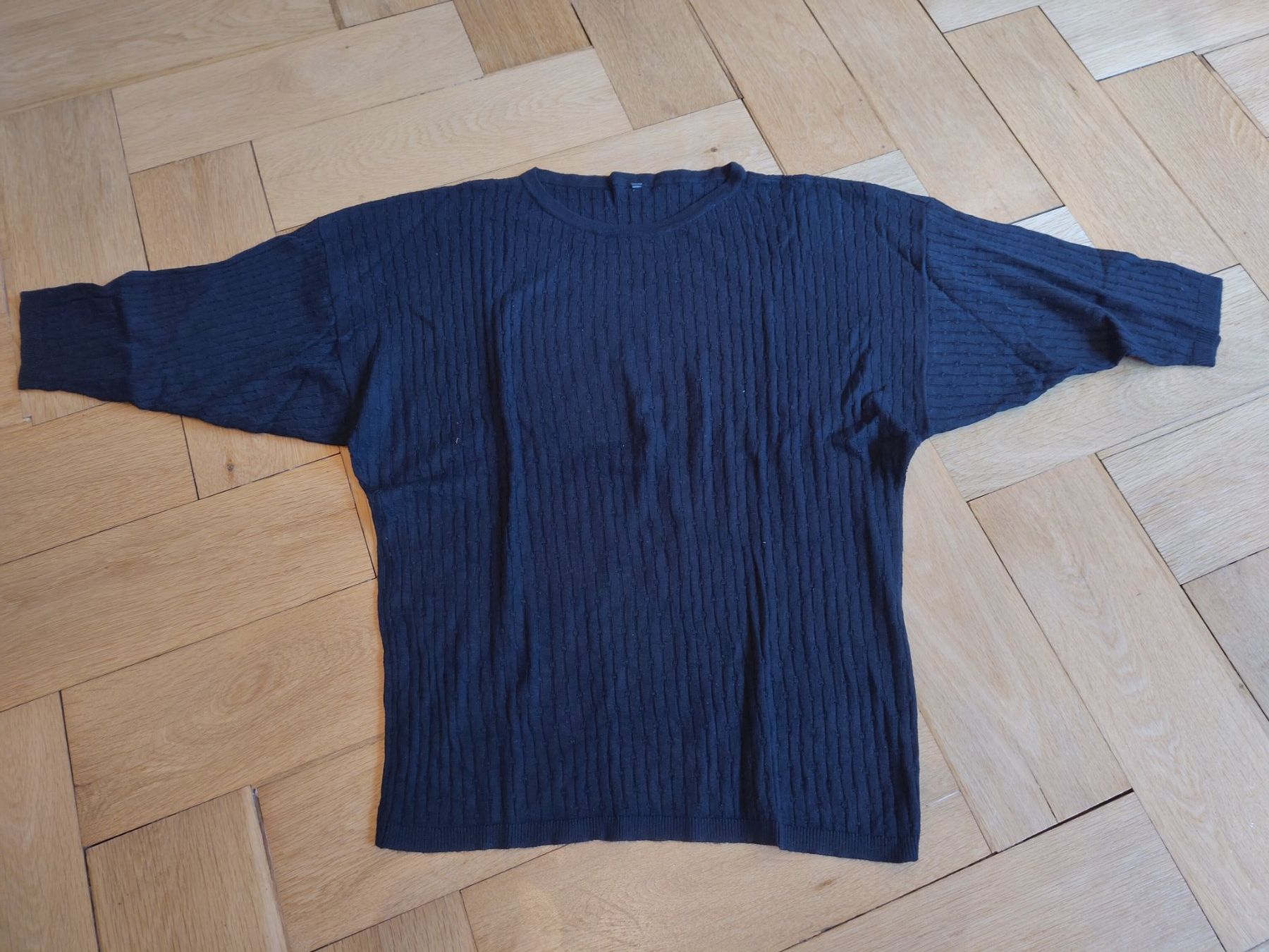 Pullover & Sweatshirts: Pullover – Gebraucht aus Bern von Linii