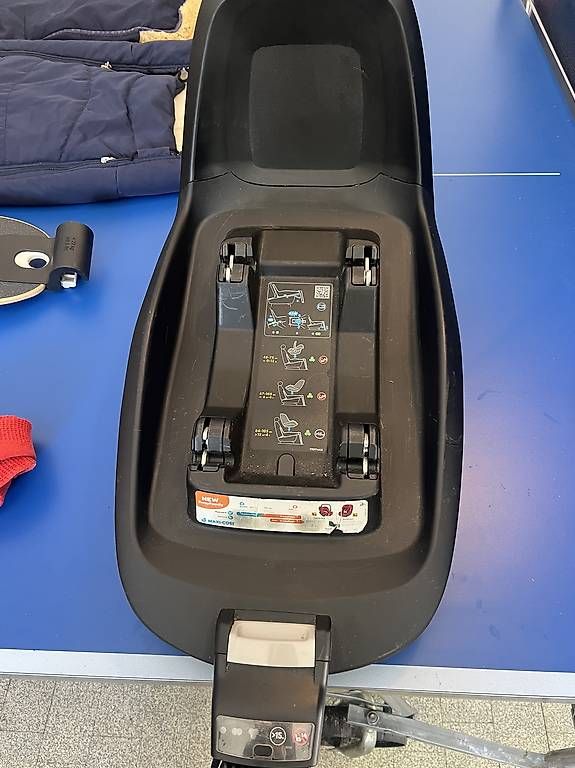 Seggiolini per auto: Maxi Cosi Pearl und Isofix  – Usato da Uitikon Waldegg venduto da Wolfi1403