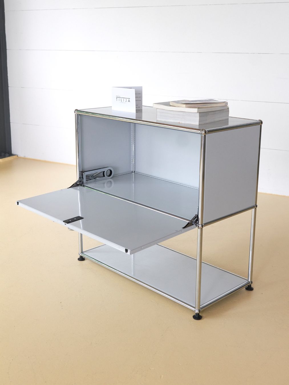 Cassettiere: USM Sideboard in Lichtgrau – Usato da Meinisberg venduto da atelier_TILIJA 9