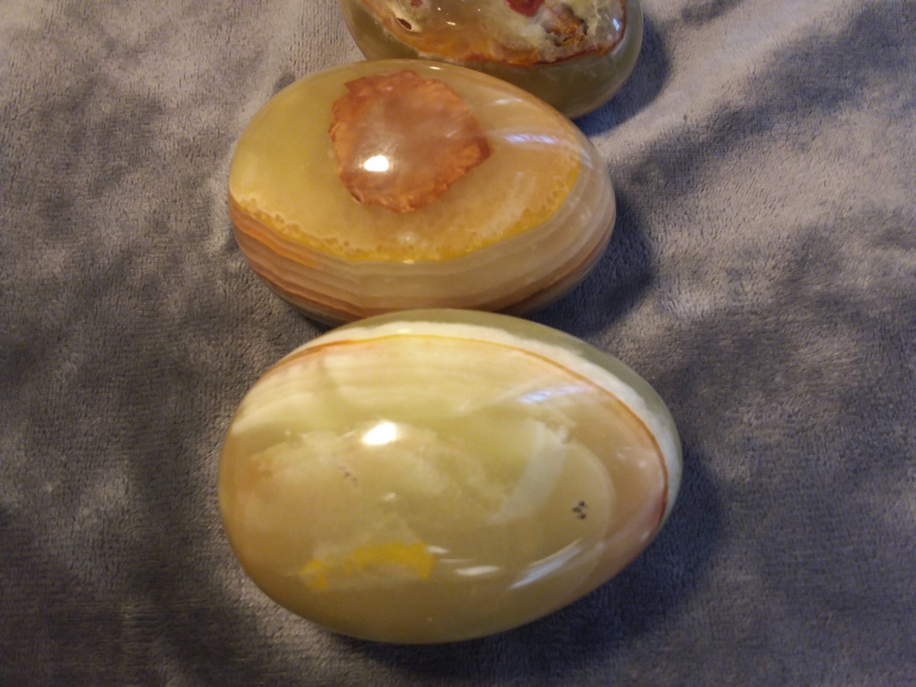 Minerali & Pietre curative: 3 handpolierte Onyx Marmor Steine – Usato da Zürich venduto da SciTec 1