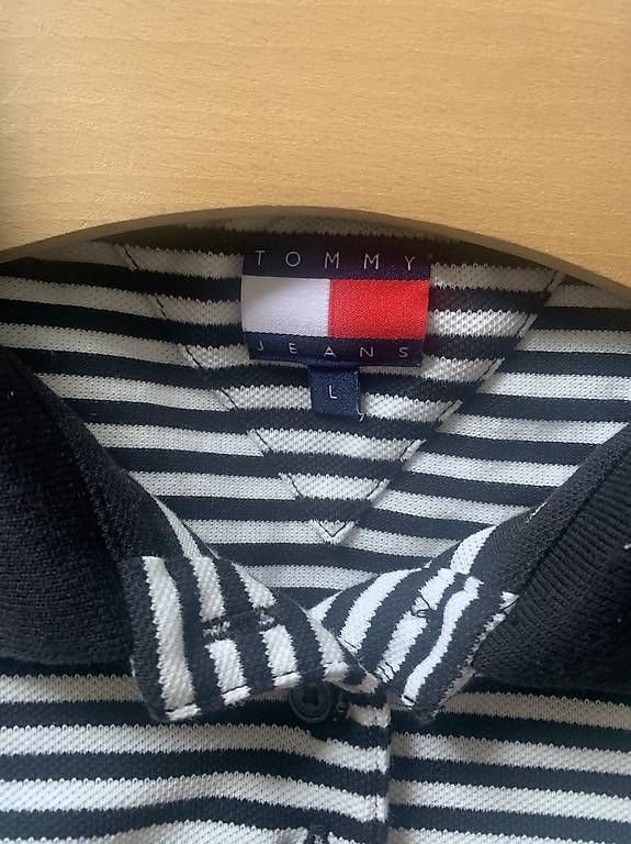 Polo-Shirts: Neues Poloshirt Tommy Hilfiger – Gebraucht aus Bern von User84 1