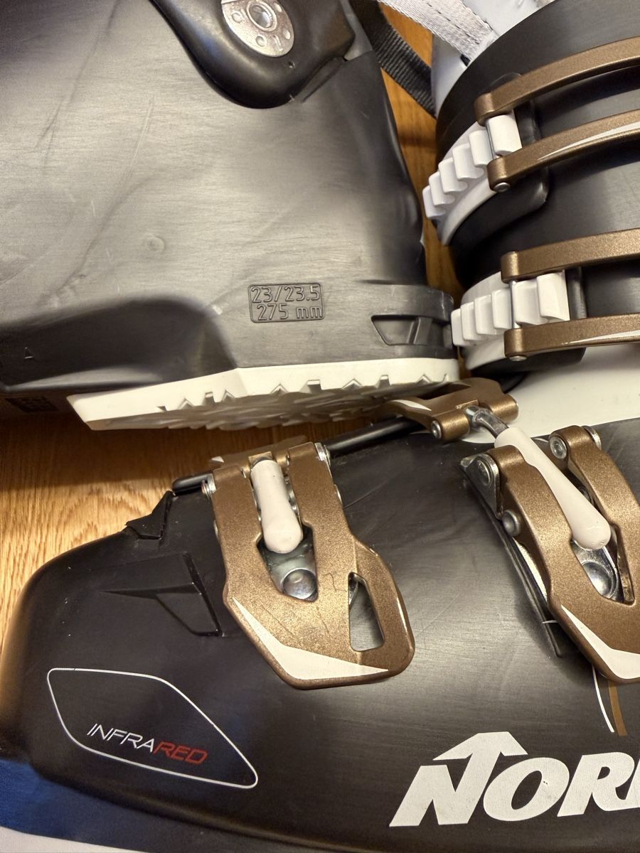 Nordica Scarpe da donna: Skischuhe Nordica – Nuovo (secondo la descrizione) da Winterthur venduto da 2mirj 3