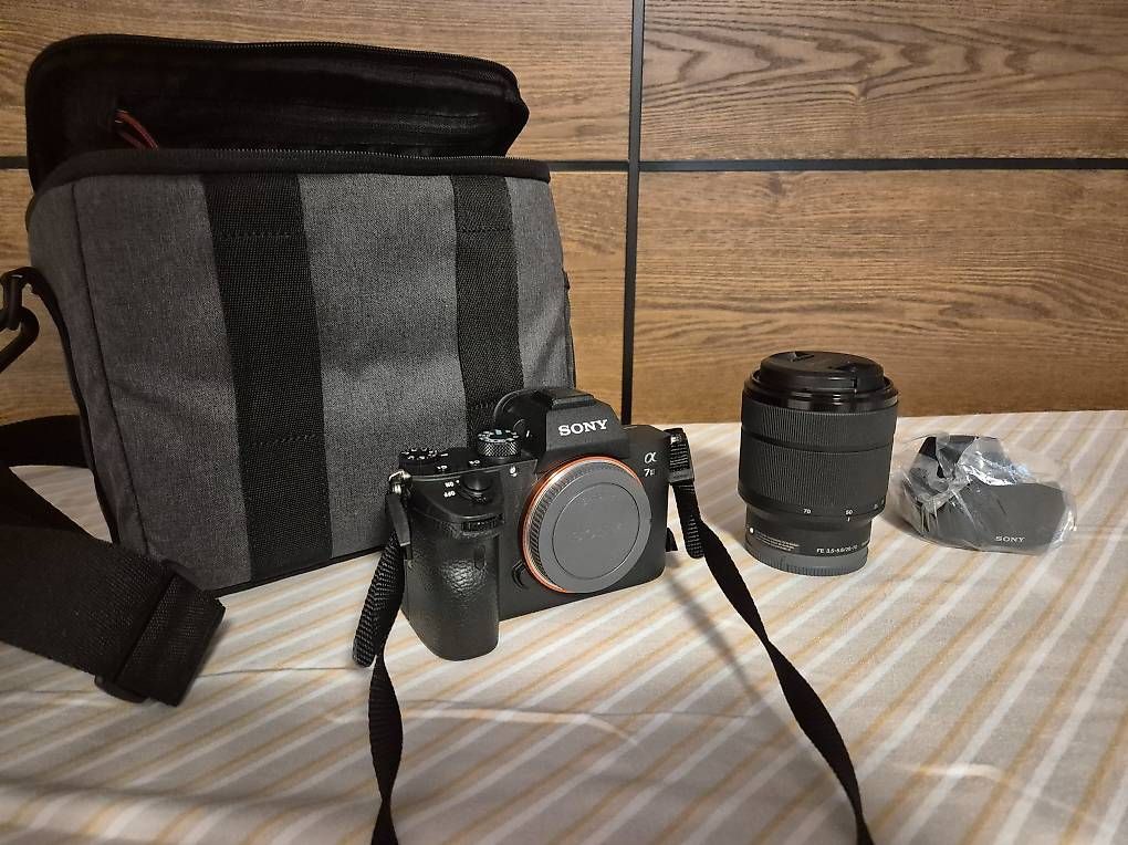 Sony Fotocamera: Caméra Sony Alpha A7 III + Objectif + Étui à appareil – Usato da Montreux venduto da ken_j6mk