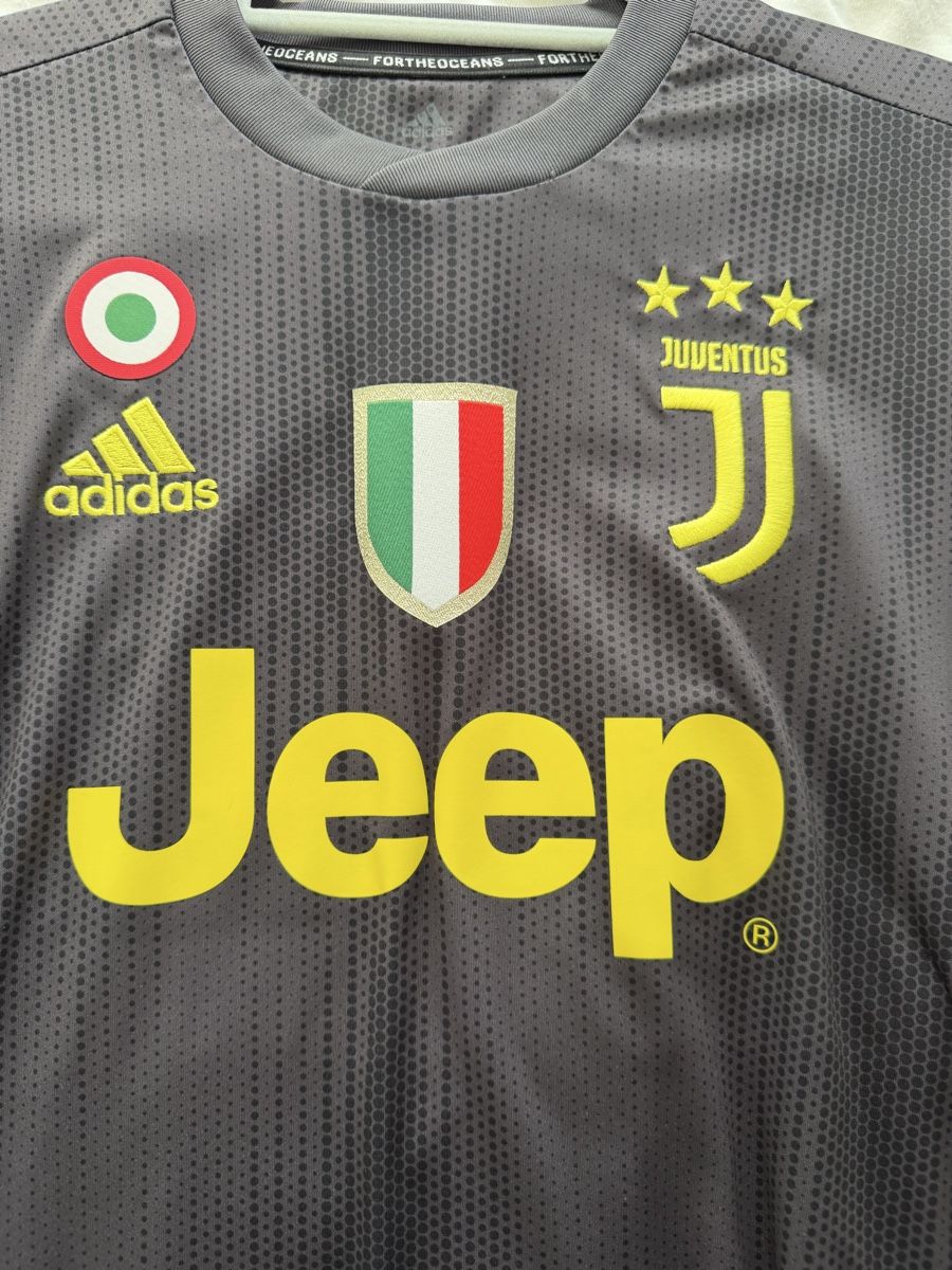 Adidas Leibchen & Hosen: Juventus 2018/19 Third Adidas  – Gebraucht aus Meggen von Patti_ 2