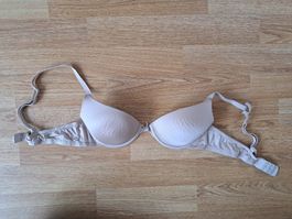 BH beige gepolstert mit Bügel in gutem Zustand