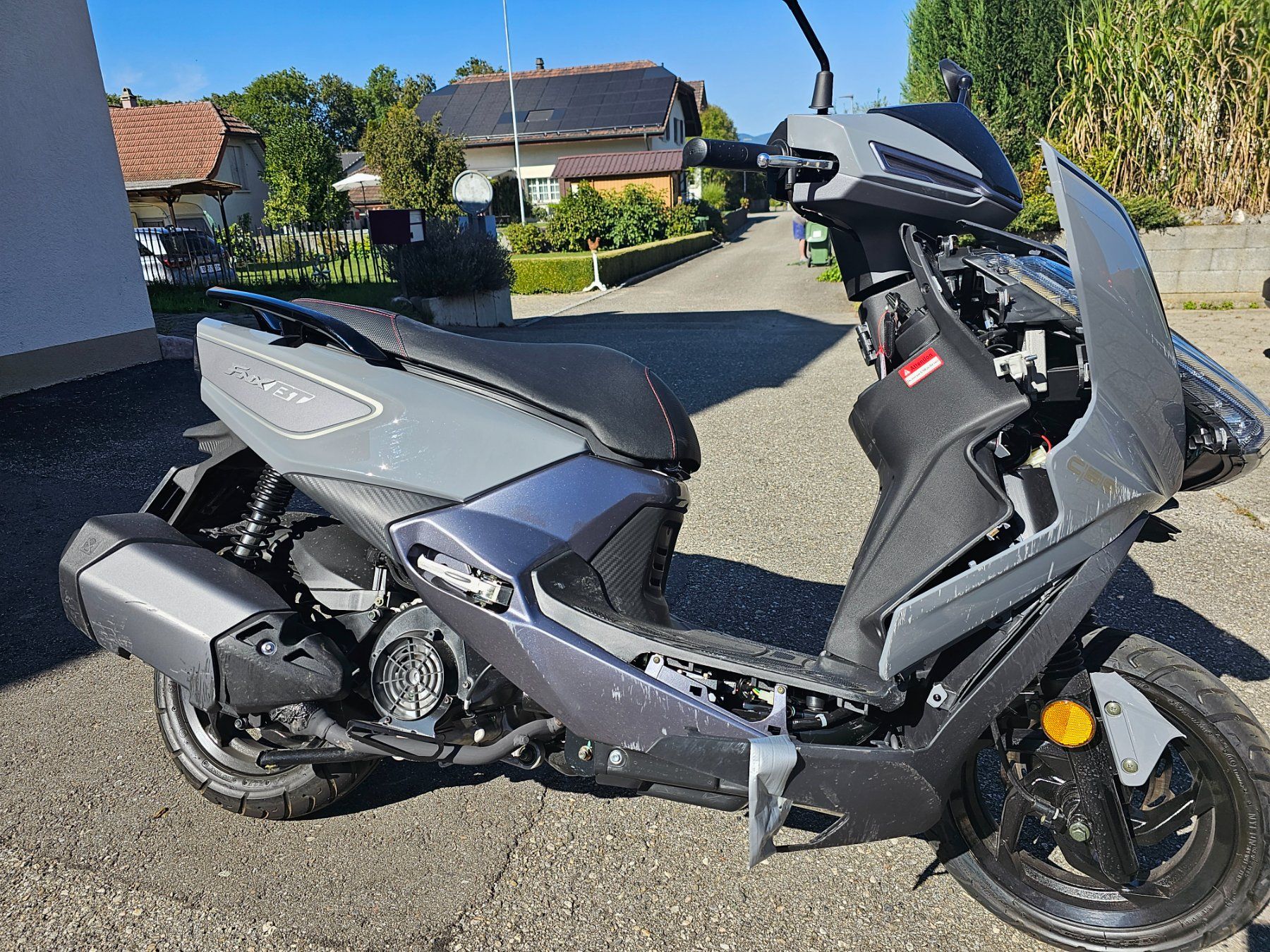 Sym Scooters: Ab 1chf Sym FNX 125 Bj08.2023 – Defekt aus Wynau von  1