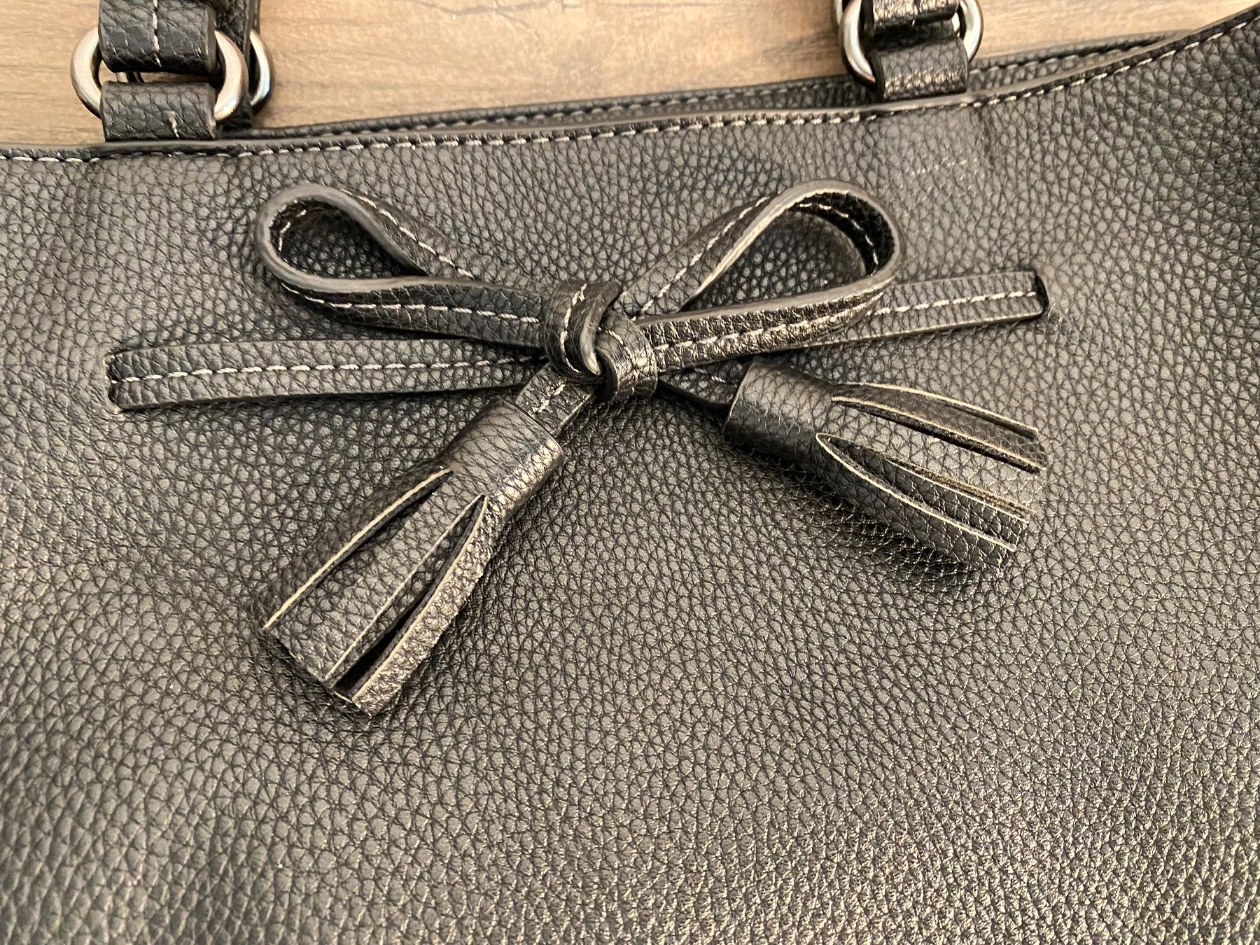 Gabor Borse da donna: Gabor Handtasche Leder mit Schlaufe schwarz – Usato da Pratteln venduto da a23_j2gs 2