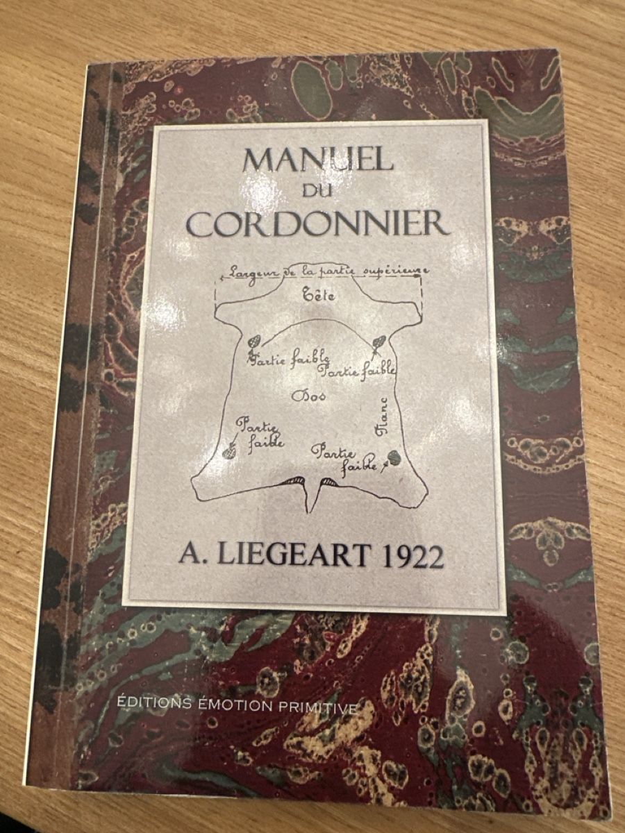 Libri: Manuel du cordonnier – Nuovo (secondo la descrizione) da Thun venduto da lig_f678