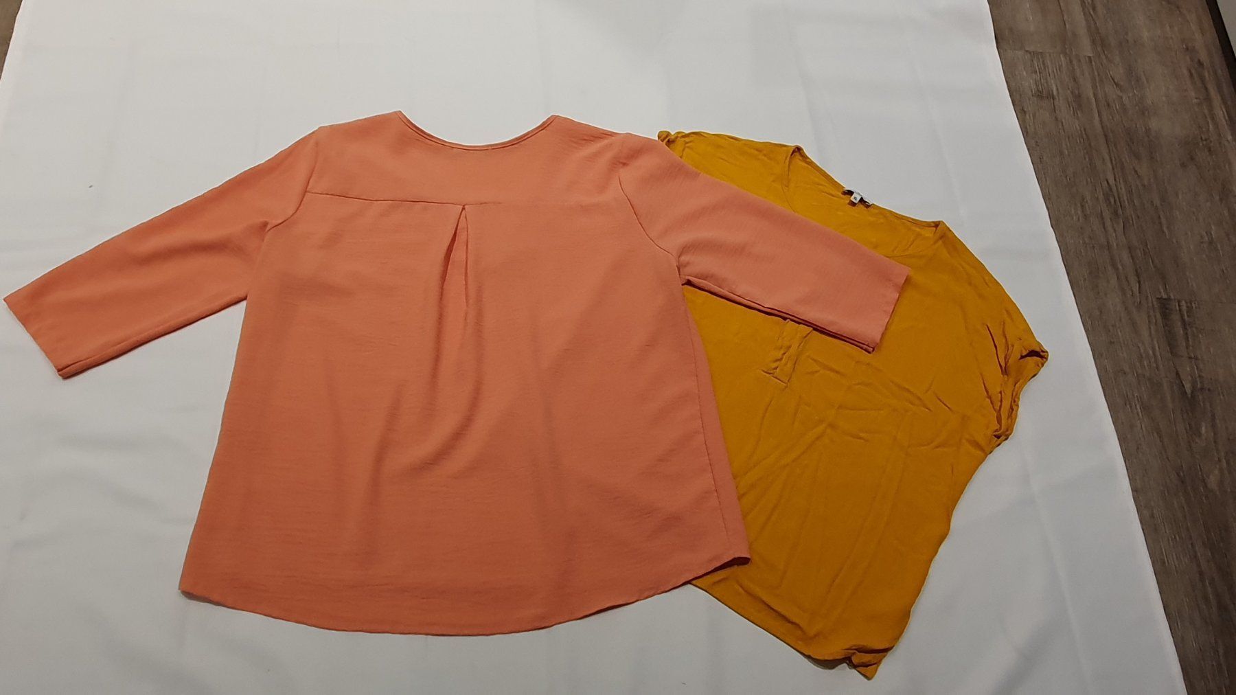 Camicette: 2 Blusen in XL – Usato da Niederbuchsiten venduto da klengyel 3
