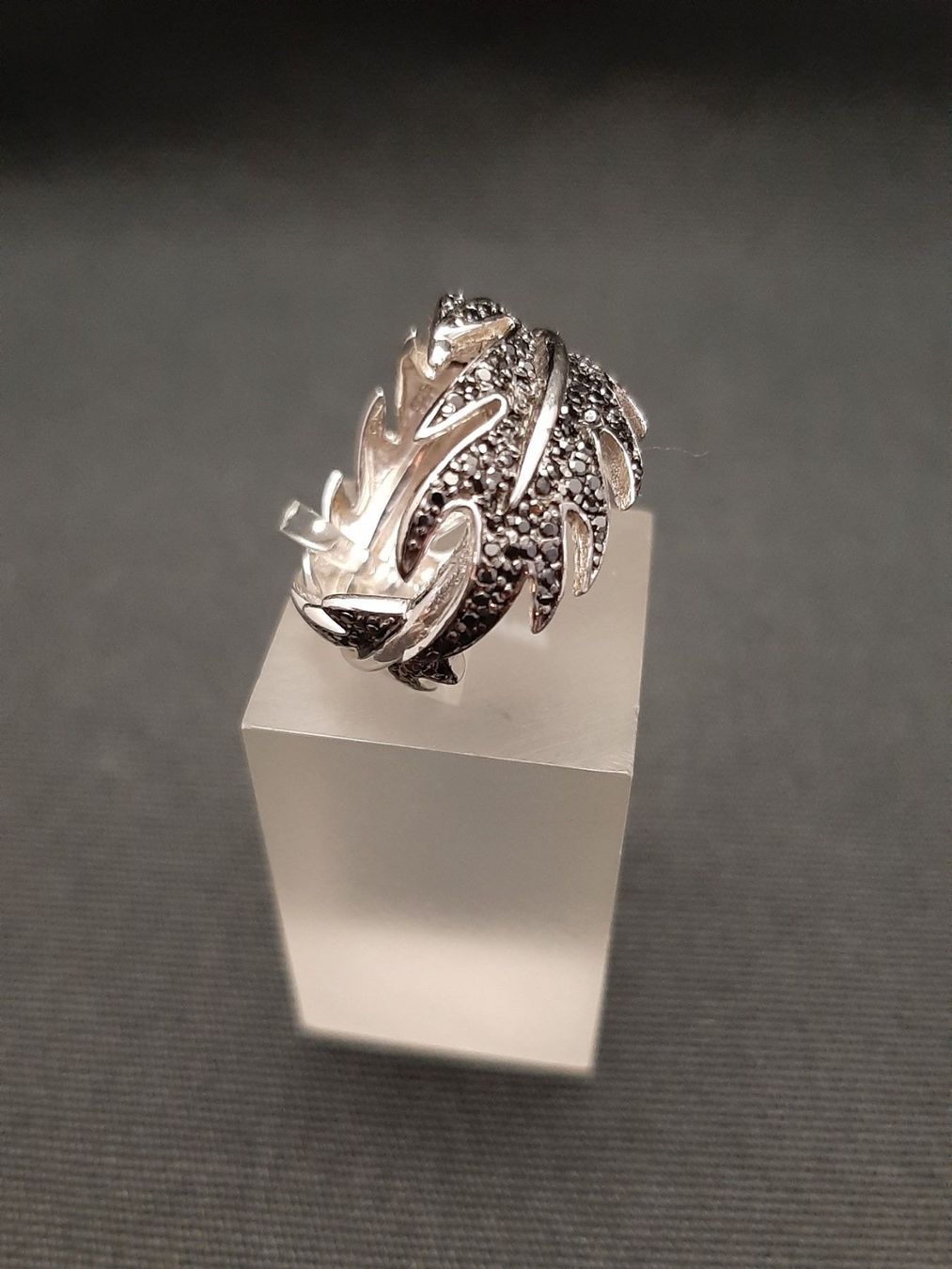 Ringe: Silberring mit schwarzen Steinchen ALAS – Gebraucht aus Basel von spinne02 6