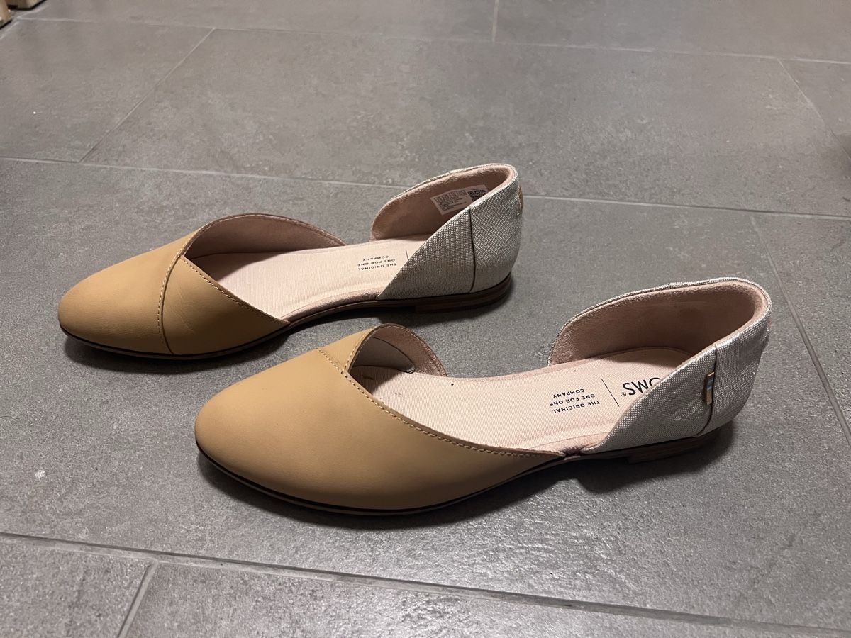 Scarpe da donna: Chaussures basses TOMS, t.38 – Nuovo (secondo la descrizione) da La Neuveville venduto da neitre