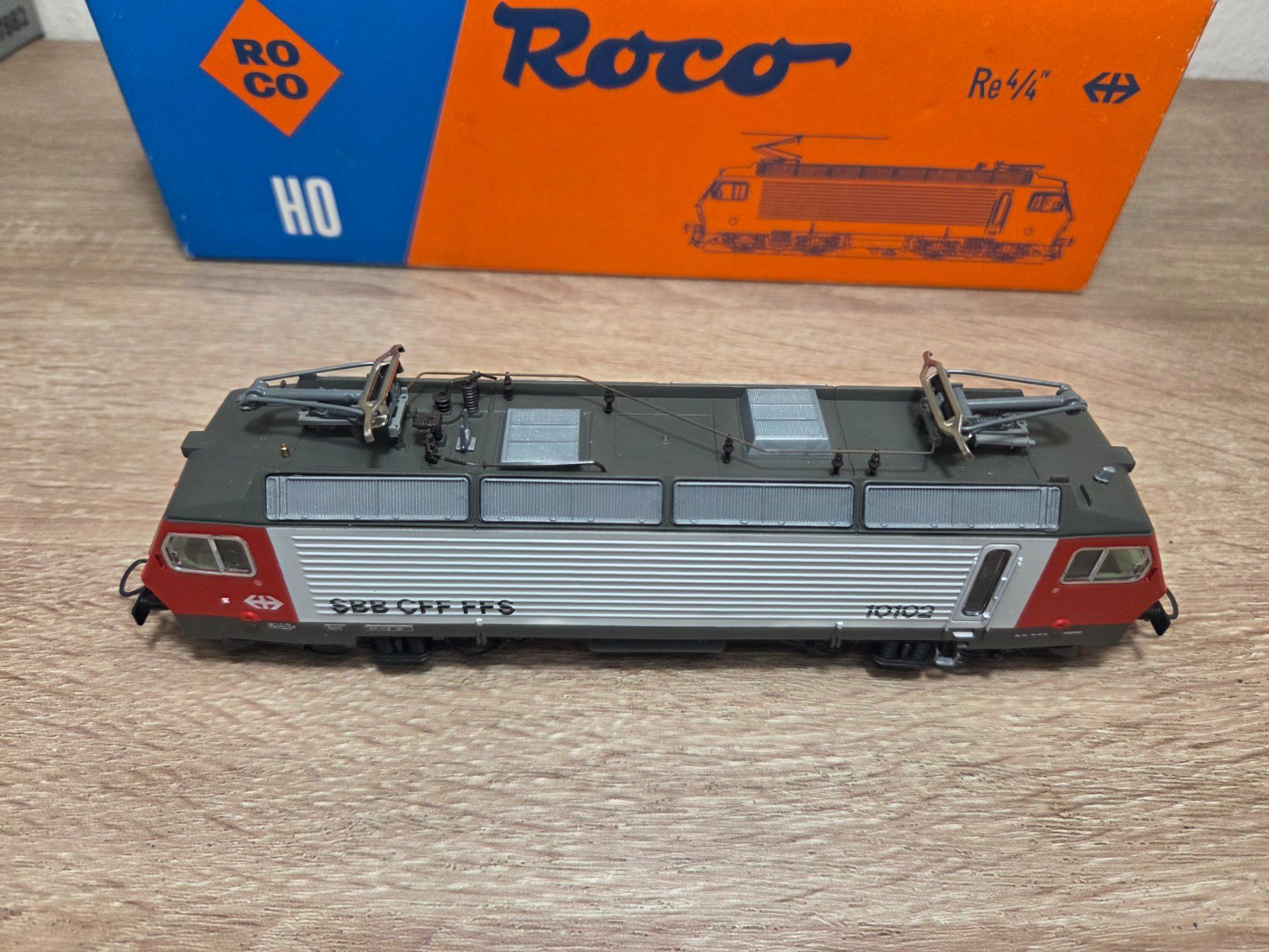 Roco Modellini di ferrovie: Roco 04178 C E-Lok 10102 SBB H0 – Usato da St-Aubin-Sauges venduto da Lo_Go 4