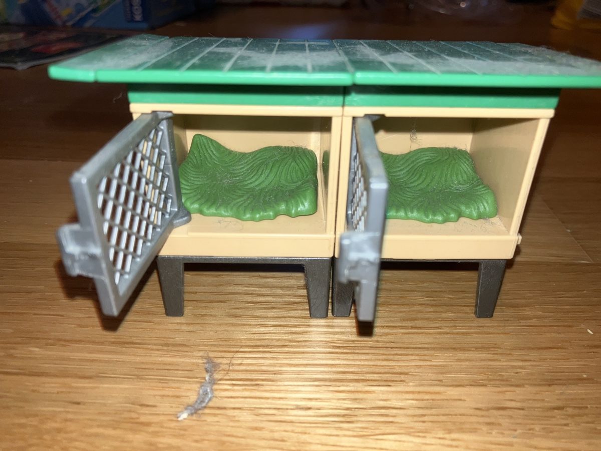 Playmobil Spielzeuge: Playmobil Rabbit Hutch Set with Accessories! – Gebraucht aus Zürich von papperlapapp1 4