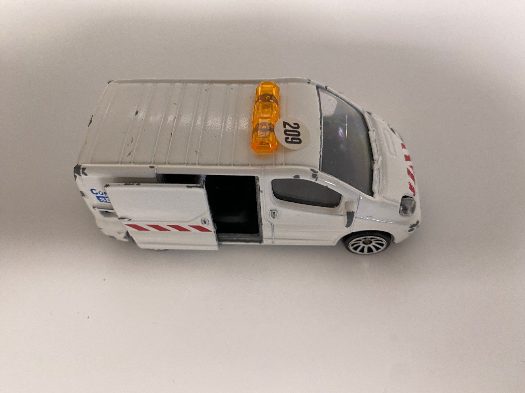 Majorette Modellini d'auto: Renault Trafic majorette Construction Service 1-64  209 – Usato da Kerzers venduto da tisyayasuBE 3