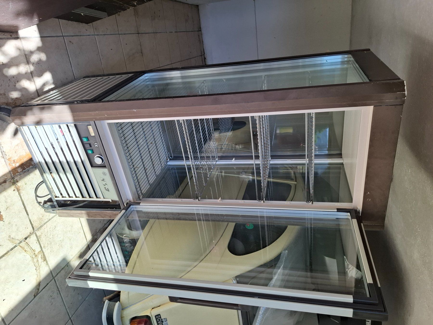 Vetrine: Vitrine réfrigérateur – Usato da bassecourt venduto da yolekmer