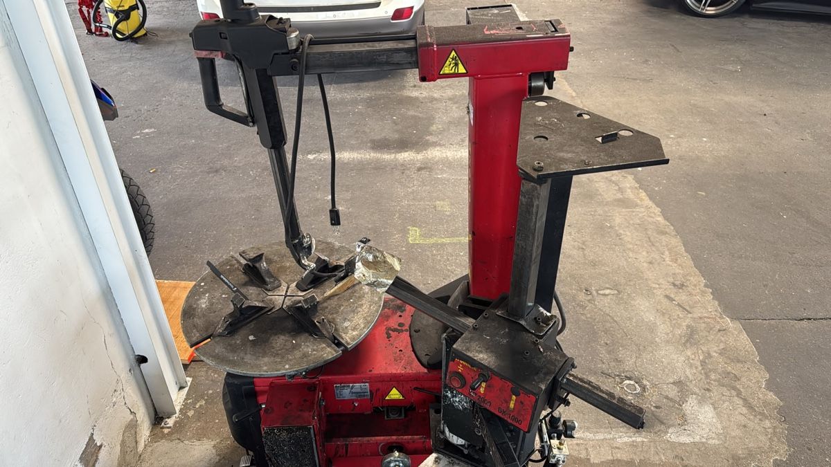 Corghi Tutte le macchine: Reifenmaschine – Usato da Olten venduto da dur_dgj7 1