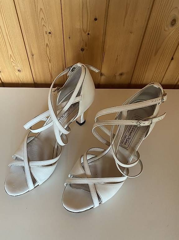 Scarpe da donna: Tanzschuhe/ Sandaletten – Usato da Münsingen venduto da cel_2r28