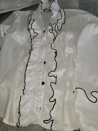 Zeki Bluse Gr. 44 weiss schwarz Rüschen elegant festlich Bau
