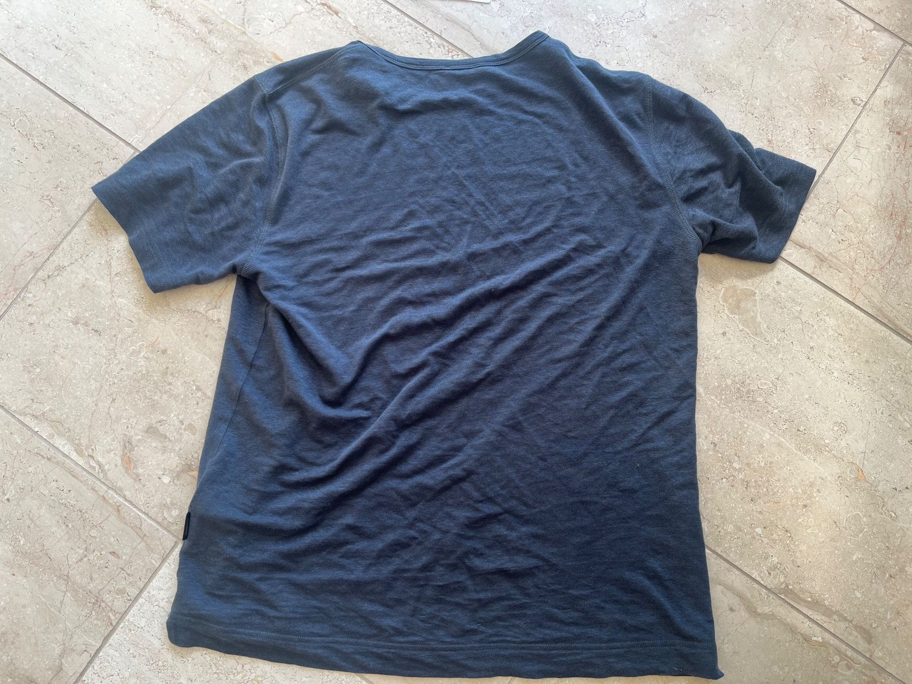 Closed T-Shirts: Closed Leinen T-Shirt - M – Gebraucht aus Wangen b. Olten von ricochet56 1